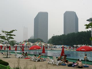 夏天汉江公园“汝矣岛泳池”