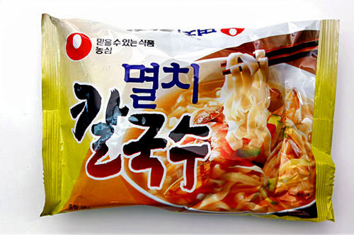 鳀鱼刀切面(农心)
800 韩元,335kcal