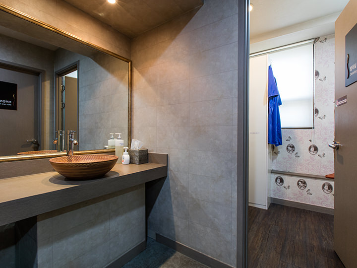 化妆间・衣物保管室