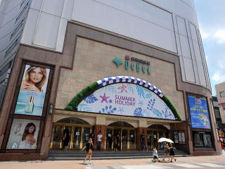 东城路的地标建筑大邱百货店