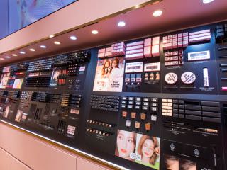 琳琅满目的化妆品