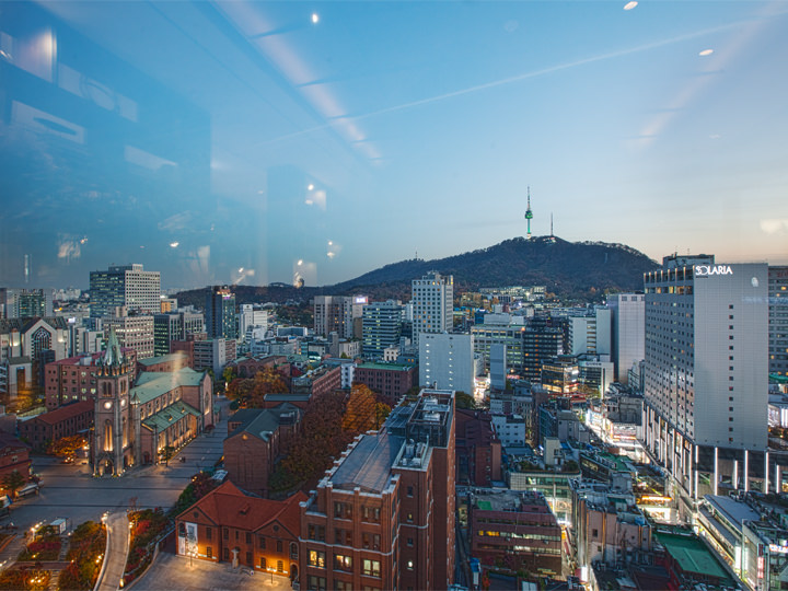 从酒店21层可看到南山和首尔塔