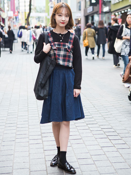 这天佩戴的耳钉饰品、鞋子等都是在“A LAND”买的
(Ji-eun・学生)