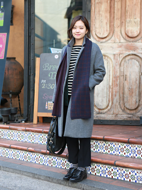 “优衣库”的大围巾是今天搭配的重点
(Na-rim・服装设计师)