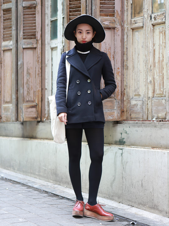 “FOREVER21”的宽檐帽既时尚又保暖
(So-ri・模特)