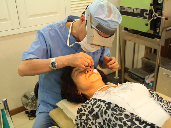 施术结束24小时后,进行复查消毒。