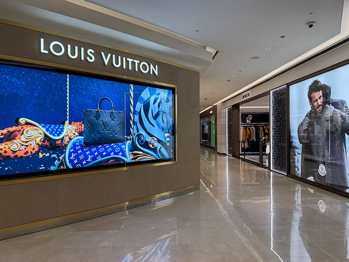 2层
海外服装精品