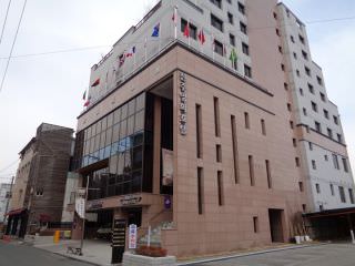 周围还有许多酒店