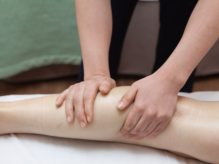 腿部按摩(小腿)
集中按摩缓解臃肿部位