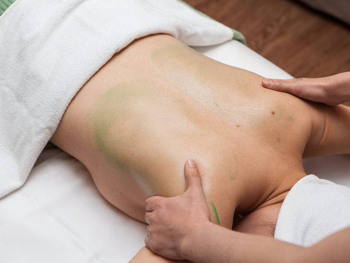 背部按摩
促进淋巴循环增强免疫力