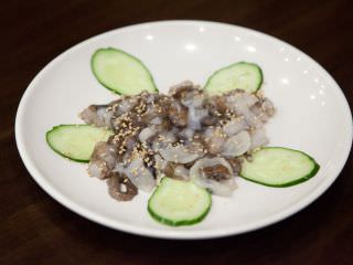 韩国特色料理“活章鱼”