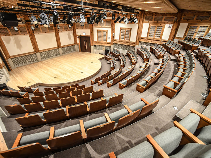 表演场是138席的小型剧院,能近距离感受韩国国家传统音乐的魅力.