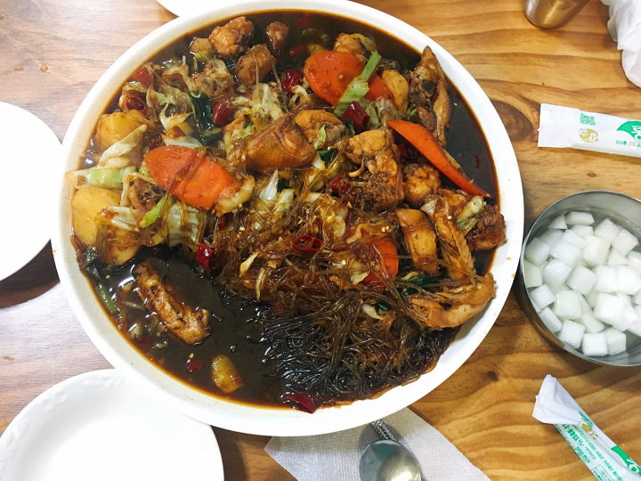 满满一大盘,2个人根本吃不了