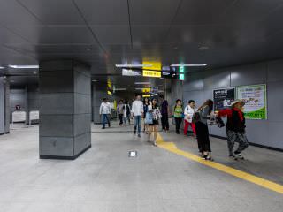 与地铁合井站直连