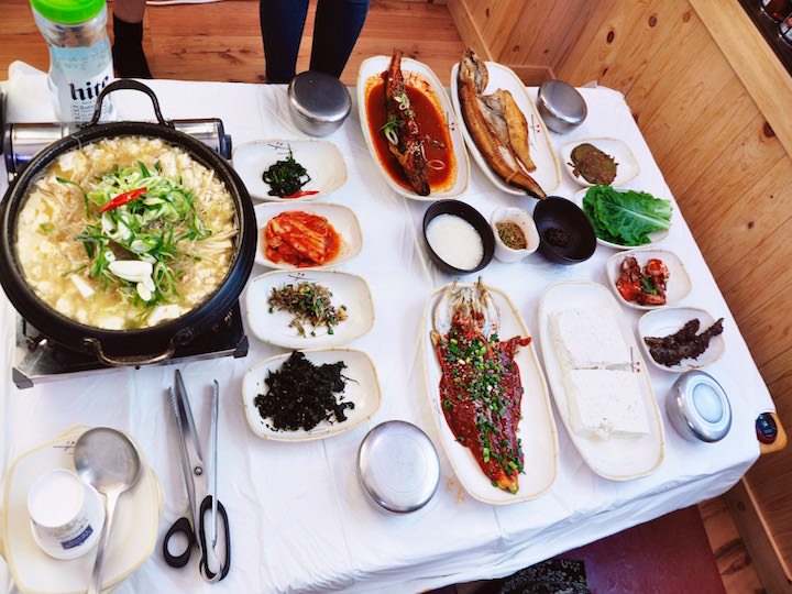 鲜豆腐火锅套餐全景
-순두부전골 정식-