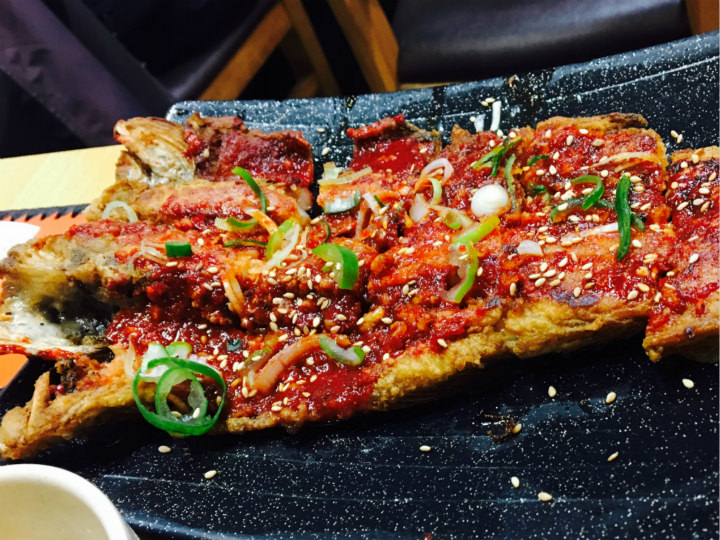 鲜辣的调味烤鱼