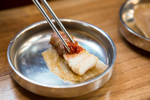 与烤肉的“黄金搭档”发酵泡菜一起享用