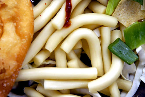 作为主要食材的年糕大概有小指头那么大,
食用起来很方便