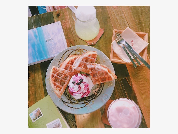 ECO书房的华夫饼冰淇淋➕果汁