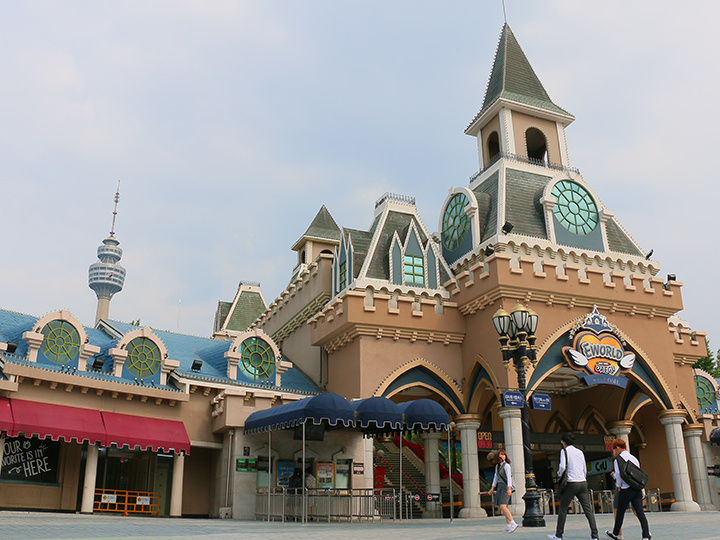 文中提到的制服couple