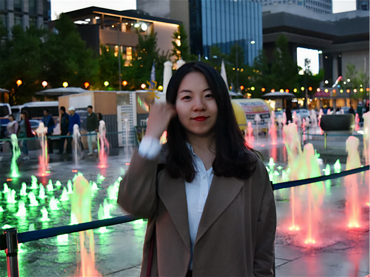 彩色灯光喷泉美美哒