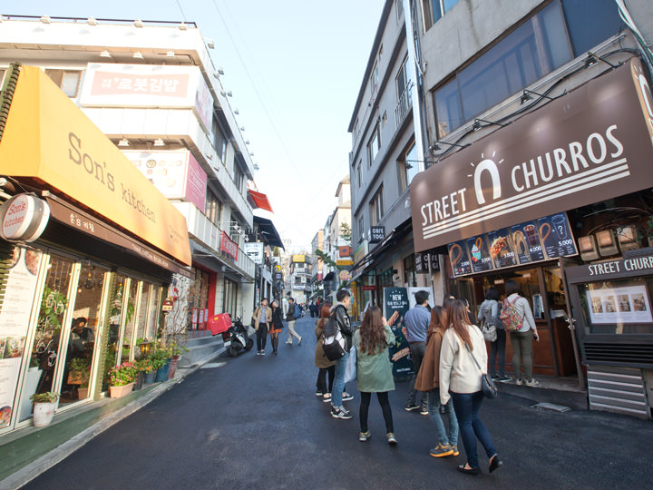 成为韩国旅游热门话题的梨泰院经理团街