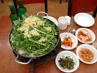 辣明太鱼汤和小菜