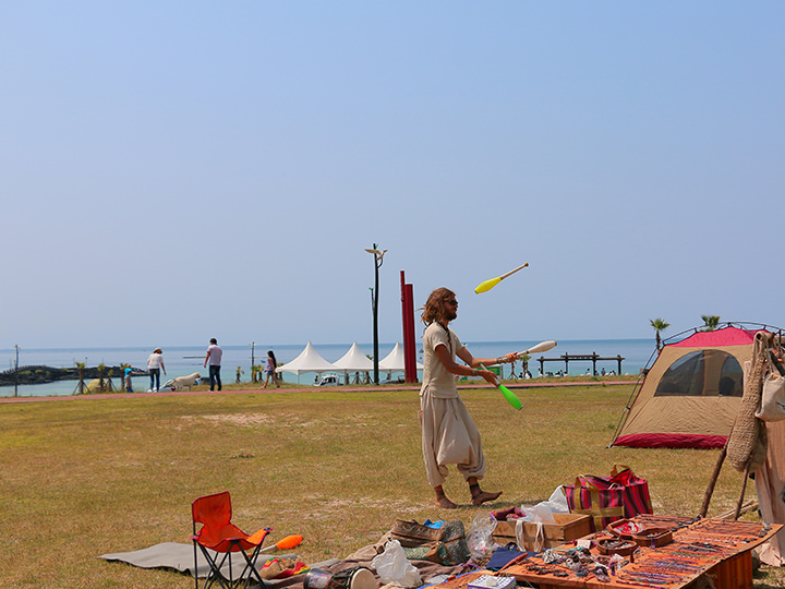 这位外国老板一下就吸引了我哈哈