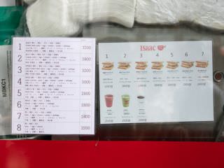 人气菜单有编号和菜单的中文说明，用手指照片点餐即可 ※此图为2017年7月取材时的菜单价格