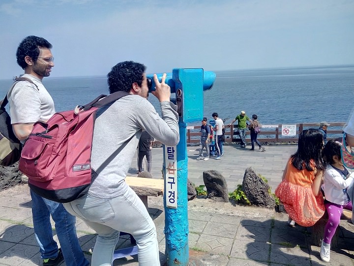 投币望远镜,可以看到海的尽头