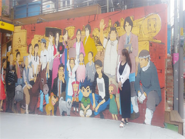 这道壁画真的画得很棒
韩国路人很会拍