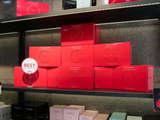 富含高丽人参成分的“范特VT 红果果拉花气垫”