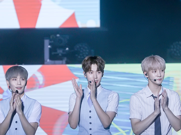 刚发行改版专辑《GRAVITY,Completed》回归的男子团体:KNK