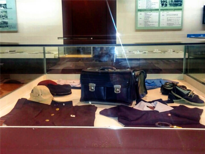 60,70年代留下的书包、帽子、鞋子等等