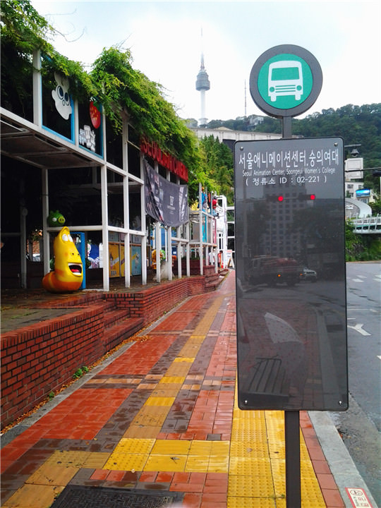 这站站名是首尔动漫中心、崇义女子大学站
서울애니매이션센터 .숭의여대