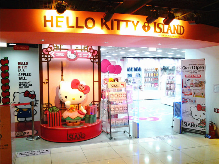 HELLO KITTY入口处+HELLO KITTY纪念品店