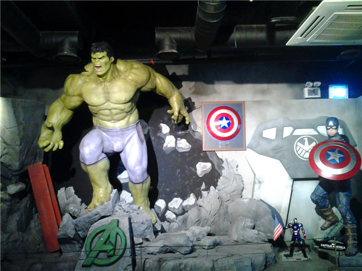 绿巨人浩克+美国队长