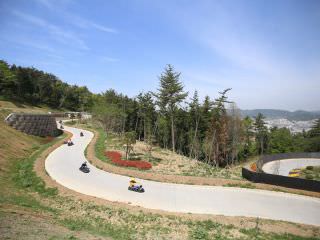 起源于新西兰的娱乐项目“SKYLINE Luge” ※照片提供：SKYLINE Luge 统营