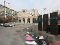位于狎鸥亭罗德奥站出口的“Galleria百货 名品馆EAST”前面