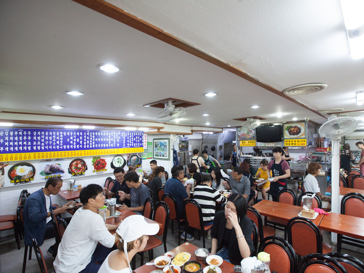 1层坐席 ※内观模样已改,照片为之前取材时所拍摄。