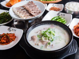 人气猪肉汤饭美食店——“豚寿百”