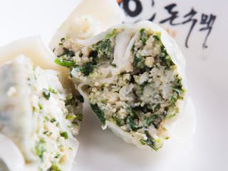 皮薄馅大的蒸饺