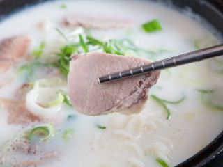 选用当日食材，肉质鲜嫩可口