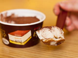 能品尝到一如真正提拉米苏般的“里拉米苏迷你杯”(2,500韩元)