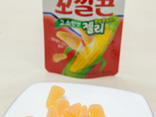 乐天制果推出的新人气玉米口味软糖“妙脆角”新登场(1,200韩元)