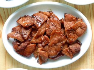 人气菜单“辣椒酱调味猪肉定食”