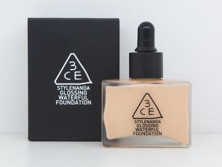 彩妆品牌3CE“轻薄粉底液”
