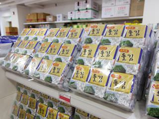 深受外国游客欢迎的紫菜套装