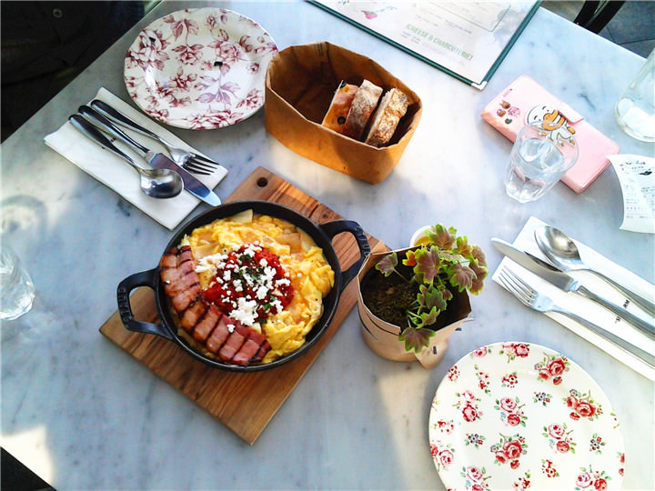 餐前欧式面包和西班牙滑蛋
是不是光看照片就流口水