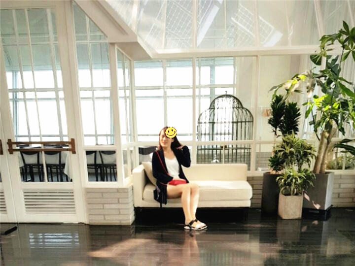 小编也来张纪念照
别忘了在这里拍照
光线足够大家也来拍张照留念一下